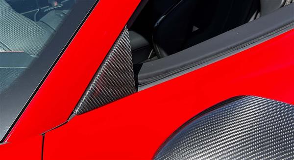 Grote foto ferrari sf90 stradale spider carbon raam driehoek auto onderdelen tuning en styling
