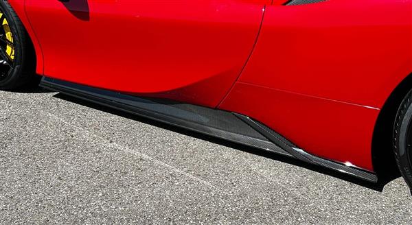 Grote foto ferrari sf90 stradale spider carbon side skirt extensions auto onderdelen tuning en styling