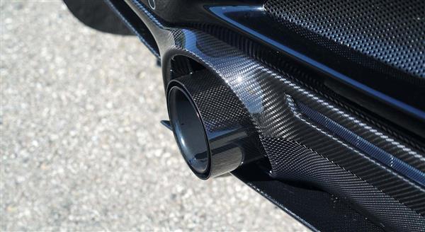 Grote foto ferrari f8 tributo spider carbon uitlaat sier stukken auto onderdelen tuning en styling