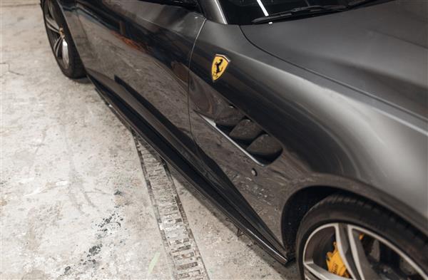 Grote foto ferrari gtc4 lusso carbon side skirts extensions auto onderdelen tuning en styling