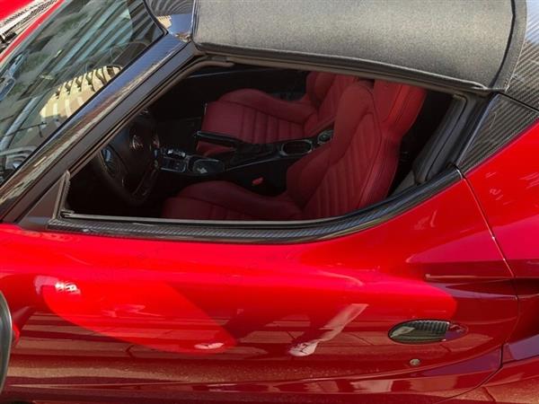 Grote foto alfa romeo 4c carbon fiber buitenkant raamlijst onderkant auto onderdelen tuning en styling