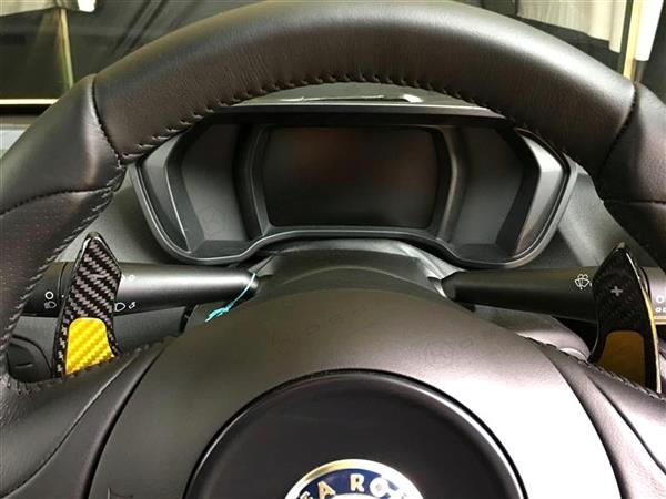 Grote foto alfa romeo 4c carbon fiber schakel stuurflippers auto onderdelen tuning en styling