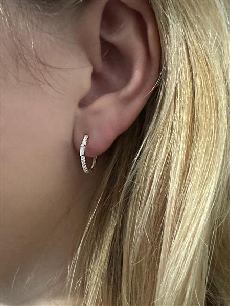 Grote foto zilveren ovale oorringen witte cz sieraden tassen en uiterlijk oorbellen
