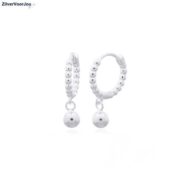 Grote foto zilveren bolletjes huggie hoops met balletje sieraden tassen en uiterlijk oorbellen