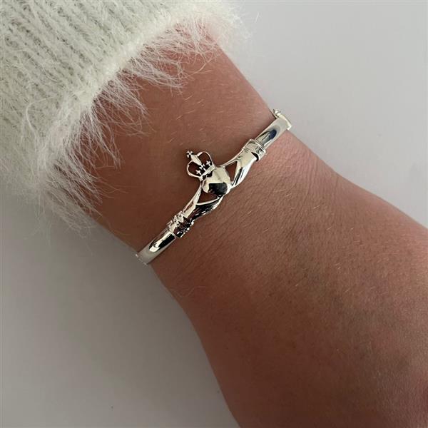 Grote foto zilveren claddagh bangle armband sieraden tassen en uiterlijk armbanden voor haar