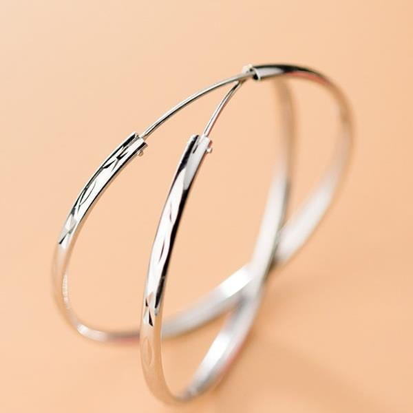 Grote foto zilveren oorringen bewerkt 50 mm 3 mm ovale buis sieraden tassen en uiterlijk oorbellen
