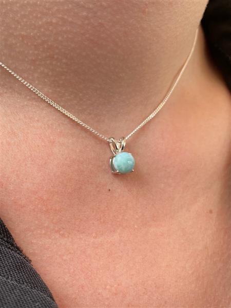 Grote foto zilveren kleine ronde blauwe larimar edelsteen kettinghanger sieraden tassen en uiterlijk kettingen