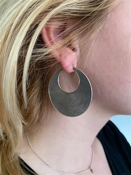 Grote foto zilveren grote balinese oorringen 50 mm sieraden tassen en uiterlijk oorbellen