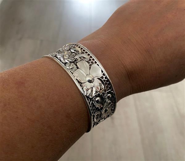 Grote foto zilveren 25 mm brede bloem klemarmband sieraden tassen en uiterlijk armbanden voor haar