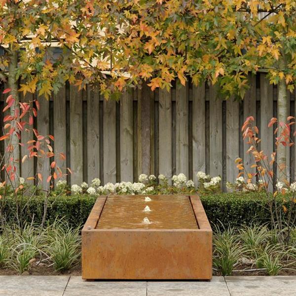 Grote foto cortenstaal watertafel standaard adezz cb1 met 6 fonteinen en ledverlichting afmeting 600x100x40 cm. tuin en terras overige tuin en terras