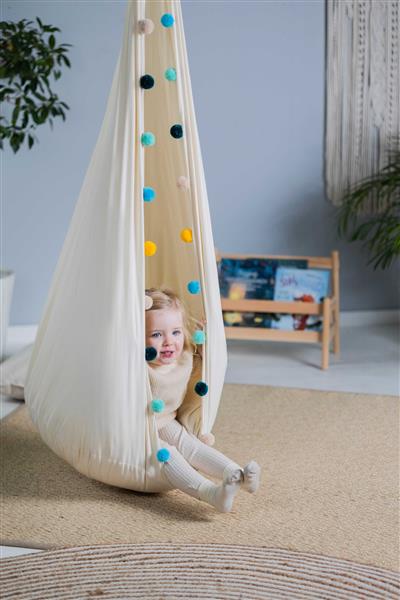Grote foto hangnest schommel pompons kinderhangnest cocoon pompons kinderen en baby overige