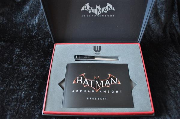 Grote foto batman arkham knight wayne tech press kit spelcomputers games overige games