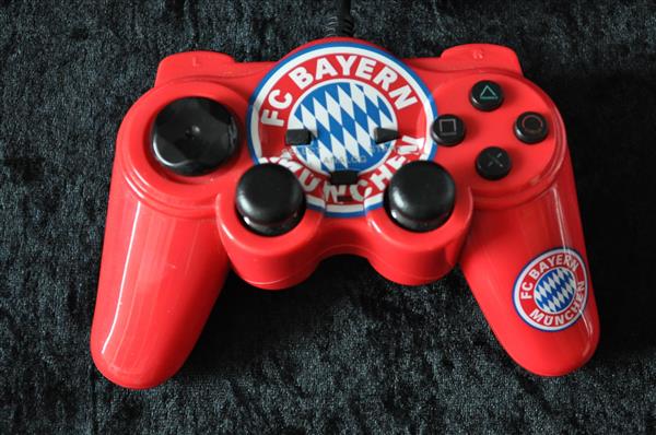 Grote foto playstation 2 controller fc bayern munchen big ben spelcomputers games overige