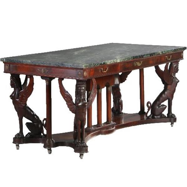 Grote foto antieke tafels kapitale empire stijl bibliotheektafel schrijftafel ca. 1920 met vier gevleugelde antiek en kunst stoelen en banken