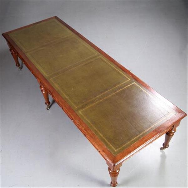 Grote foto antieke bureaus schrijftafel 3.10 m. lang ca. 1860 mahonie met leer plaats voor 12 personen no.63 antiek en kunst overige in antiek gebruiksvoorwerpen
