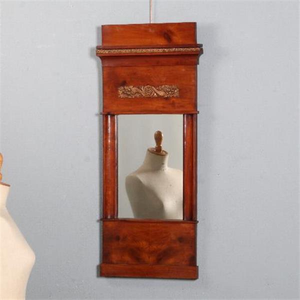 Grote foto antieke spiegel vroeg biedermeier spiegel met dubbele kap en brons beslag 1825 kersenhout no.851 antiek en kunst spiegels