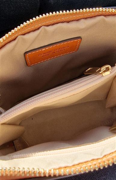 Grote foto adriana italiaanse crossbody tas cognac met goudkleurige details sieraden tassen en uiterlijk damestassen