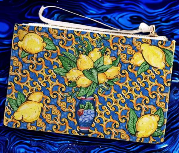 Grote foto positano clutch vegan leer made in italy handbeschilderd in oceaanblauw met citroenen sieraden tassen en uiterlijk damestassen