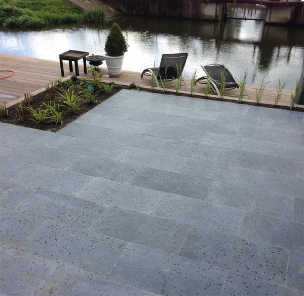 Grote foto tuintegels vietnamees hardsteen soft finish 40x80 cm tuin en terras tegels en terrasdelen