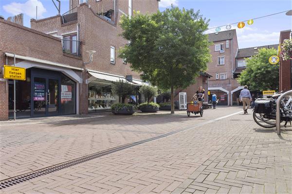 Grote foto te huur winkelpand de eglantier 112 648 apeldoorn huizen en kamers bedrijfspanden