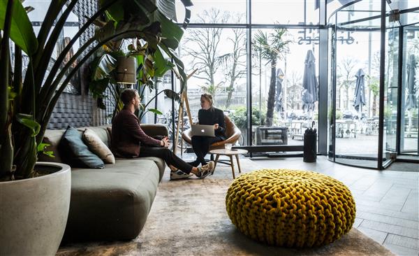 Grote foto te huur werkplekken kennemerplein 6 14 haarlem huizen en kamers bedrijfspanden