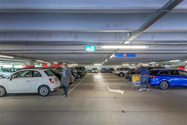 Grote foto te huur winkelpand martinus nijhofflaan 4 76 delft huizen en kamers bedrijfspanden