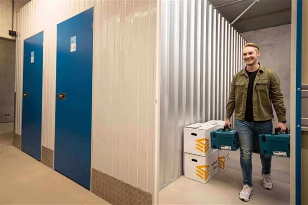 Grote foto te huur self storage professor zernikestraat 1 sneek huizen en kamers bedrijfspanden