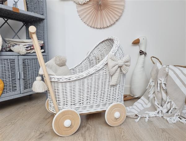 Grote foto poppenwagen wit met dekentje wafel wit naturel onderstel dekens wafel kinderen en baby poppen