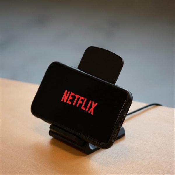 Grote foto draadloze oplader staand iphone qi lader draadloos dock snellader zwart telecommunicatie opladers en autoladers