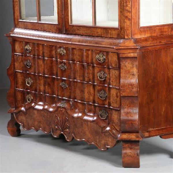 Grote foto antieke kasten orgel gebogen wortelnoten beglaasd kabinet ca. 1730 met bakwaaier no.822415 antiek en kunst stoelen en banken