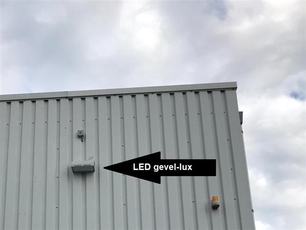 Grote foto vocare gevel lux 200w led buitengevel verlichting met automatische lichtsensor voor gevel overhead d doe het zelf en verbouw gereedschappen en machines