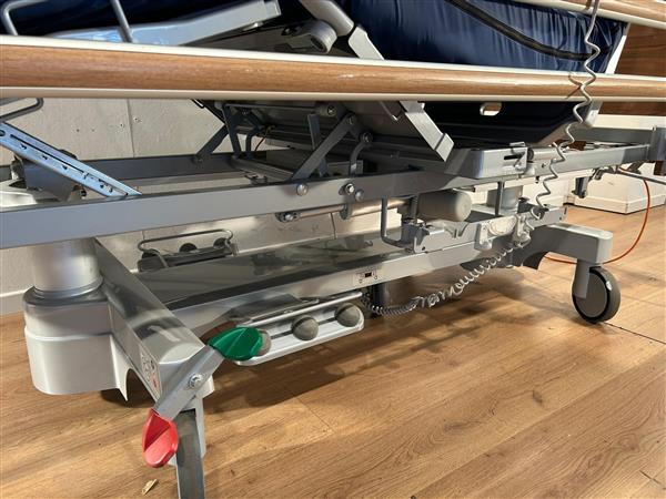 Grote foto wissner bosserhoff linet eleganza 44b elektrisch hoog laag thuiszorg bed diversen overige diversen
