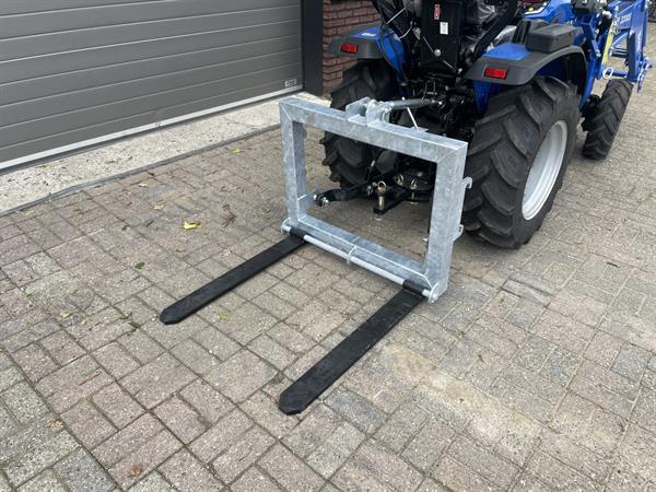 Grote foto combi palletdrager palletvork 750 kg verstelbaar voor 3 punt en voorlader solis farmtrac agrarisch tractor toebehoren