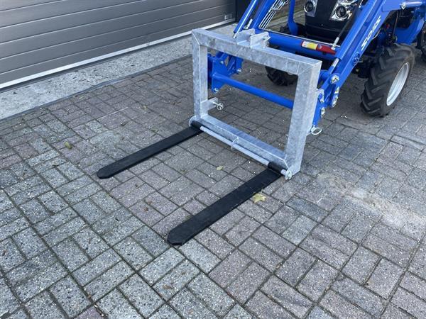 Grote foto combi palletdrager palletvork 750 kg verstelbaar voor 3 punt en voorlader solis farmtrac agrarisch tractor toebehoren