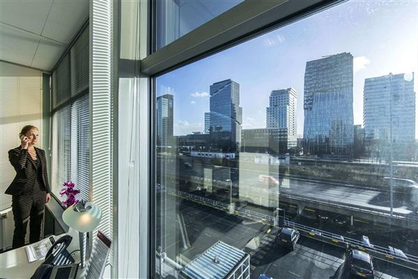 Grote foto te huur werkplekken strawinskylaan 3051 amsterdam huizen en kamers bedrijfspanden