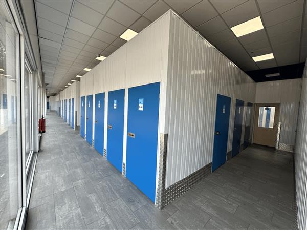 Grote foto te huur self storage imboslaan 140 dieren huizen en kamers bedrijfspanden