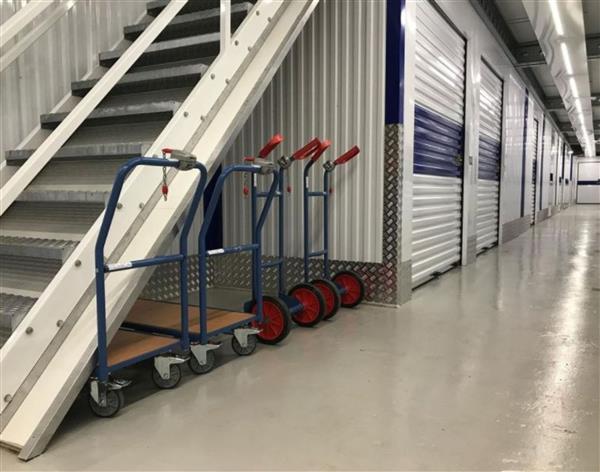 Grote foto te huur self storage pampuslaan 139 weesp huizen en kamers bedrijfspanden