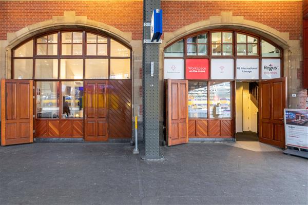 Grote foto te huur werkplekken stationsplein 19 w amsterdam huizen en kamers bedrijfspanden