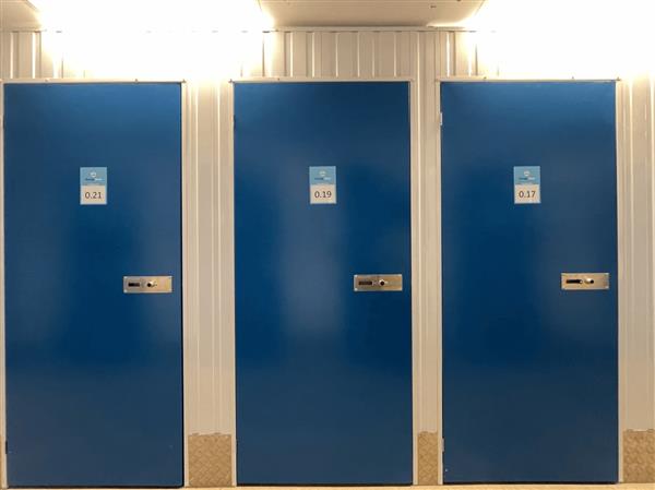 Grote foto te huur self storage newtonweg 16 spijkenisse huizen en kamers bedrijfspanden