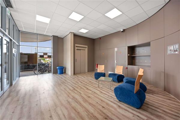 Grote foto te huur werkplekken kamerlingh onnesweg 10 barendrecht huizen en kamers bedrijfspanden