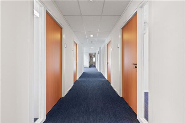 Grote foto te huur werkplekken kamerlingh onnesweg 10 barendrecht huizen en kamers bedrijfspanden