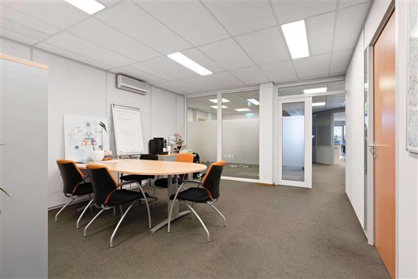 Grote foto te huur werkplekken kamerlingh onnesweg 10 barendrecht huizen en kamers bedrijfspanden