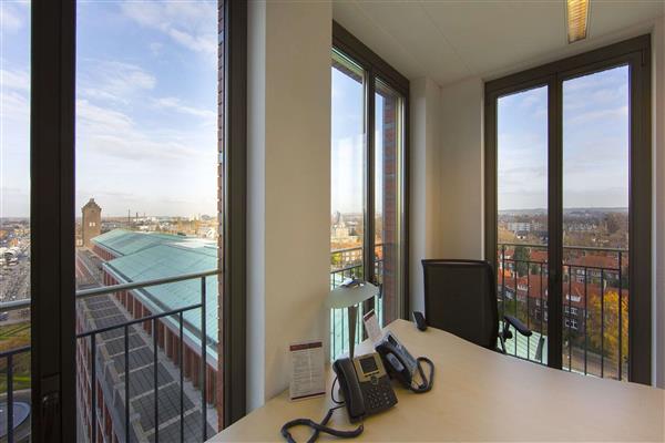 Grote foto te huur werkplekken stationsplein 8k maastricht huizen en kamers bedrijfspanden