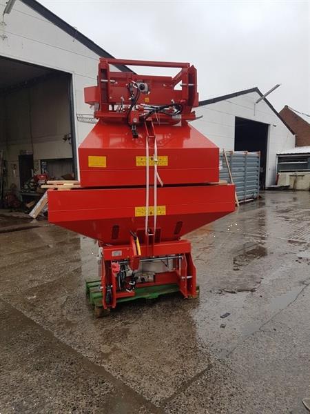 Grote foto agrex strooier 2000 liter full optie uit voorraad leverbaar agrarisch kunstmestrooiers