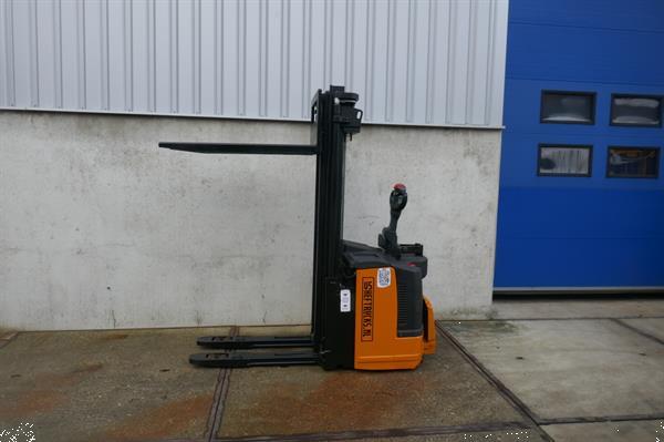 Grote foto vs 21391 elektrische triplex stapelaar still initiele lift 4940mm doe het zelf en verbouw hefwerktuigen