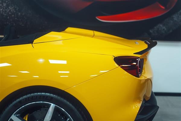 Grote foto ferrari portofino carbon kofferbak spoiler lip auto onderdelen tuning en styling
