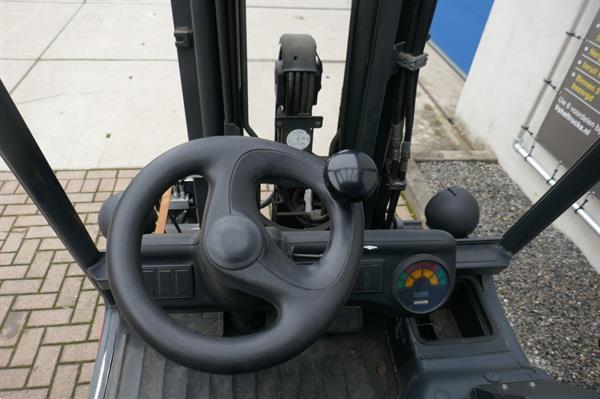 Grote foto vs 21421 elektrische triplex heftruck linde 3ton sideshift agrarisch heftrucks