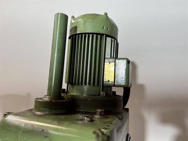 Grote foto radiaalboormachine radiaal boormachine ema 32mm 810mm doe het zelf en verbouw ijzerwaren en bevestigingsmiddelen