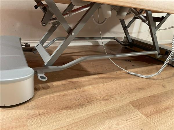 Grote foto fmb 53a elektrisch hoog laag laag thuiszorgbed diversen verpleegmiddelen en hulpmiddelen
