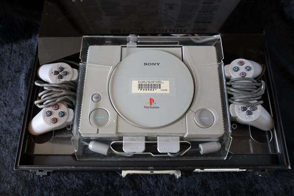 Grote foto playstation 1 rentalcase pasman koffertechniek b.v verhuur koffer spelcomputers games overige